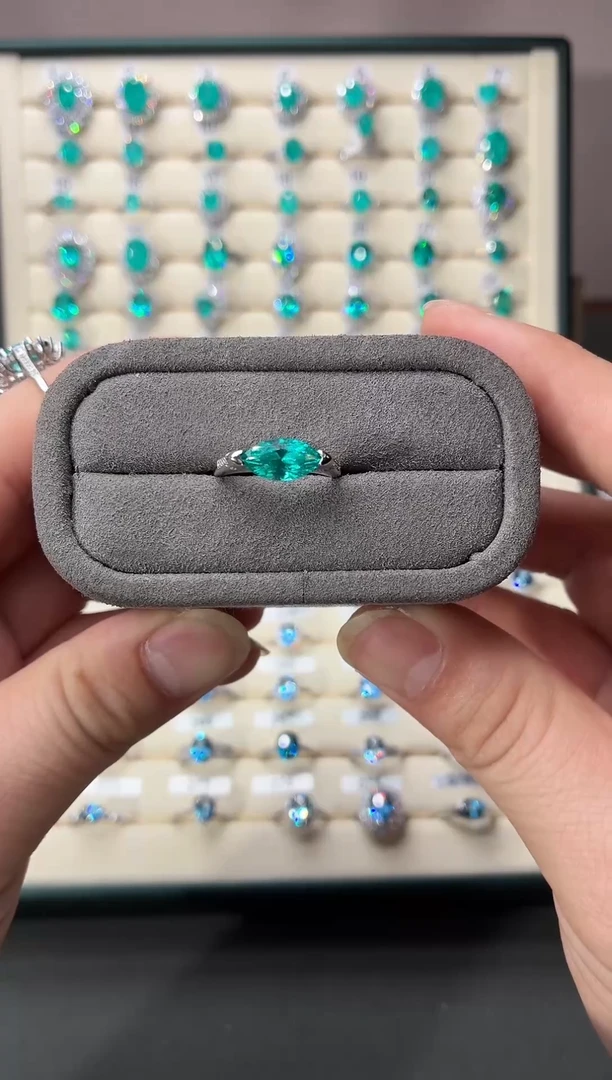 2碧玺（处理）无品牌 925银 轻奢女神款霓虹电光蓝系列