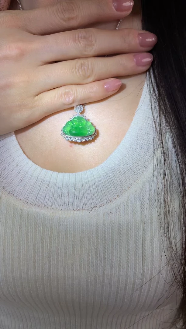 颈饰18K金镶嵌翡翠不退不换