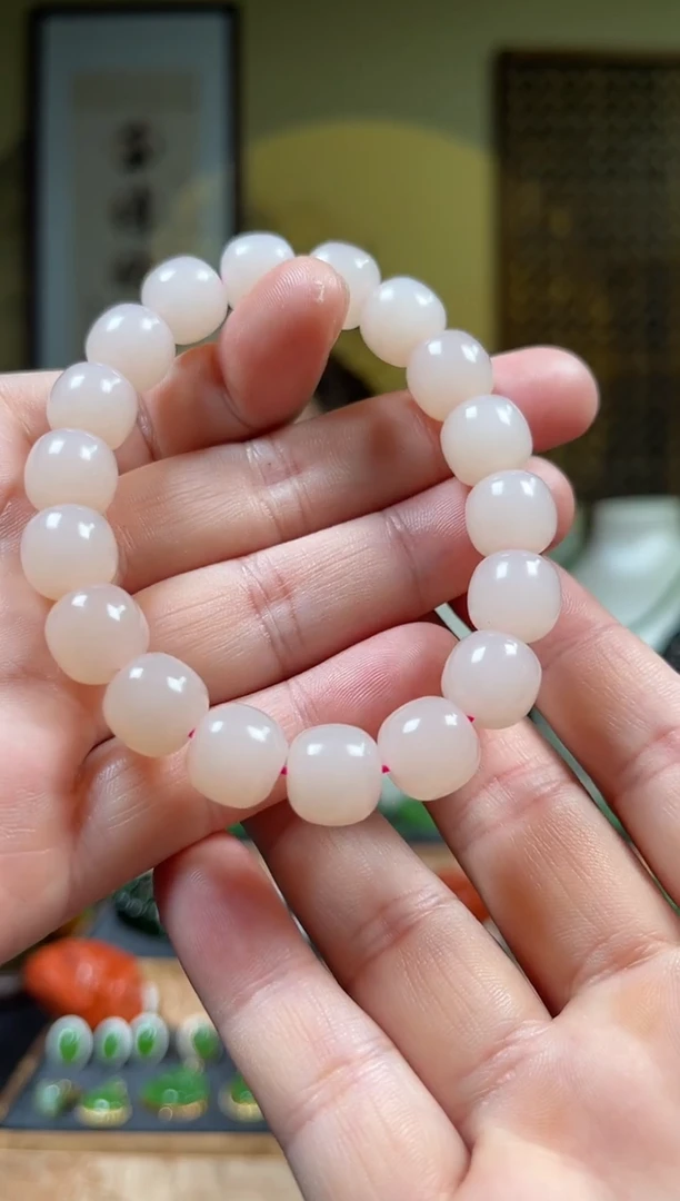 颈饰未镶嵌和田玉±11*12mm典藏级野牛沟藕粉