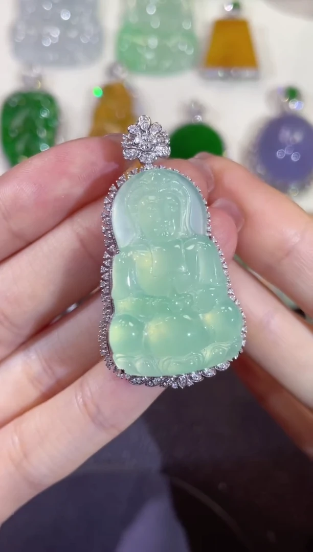 翡翠18K金镶嵌颈饰团购82