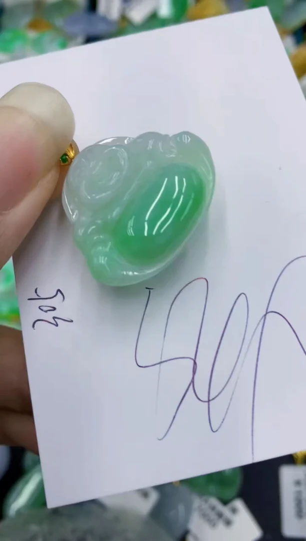 翡翠18K金镶嵌颈饰11111111111