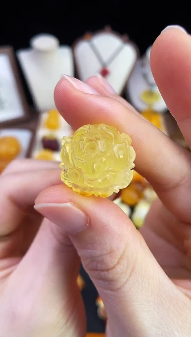 琥珀未镶嵌珠宝奇石柒月