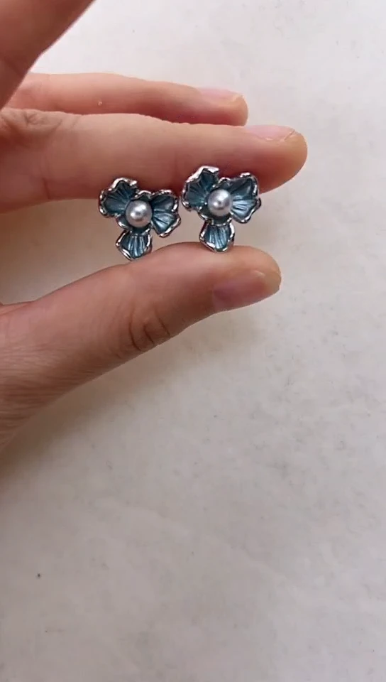 【闪购商品】淡水珍珠耳饰合金银色三叶