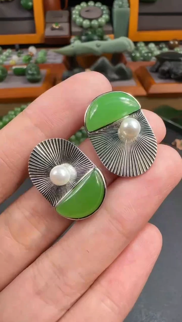 颈饰银S925镶嵌和田玉吊坠