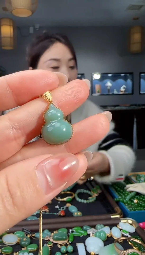 吊坠(不含链)18K金镶嵌和田玉1