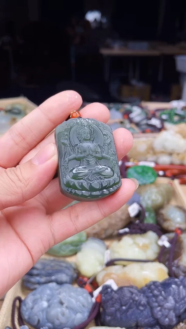 颈饰未镶嵌和田玉1