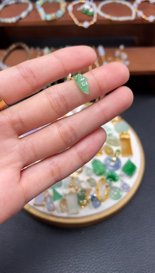 【闪购商品】翡翠吊坠(不含链)18K金镶嵌一个  JK315