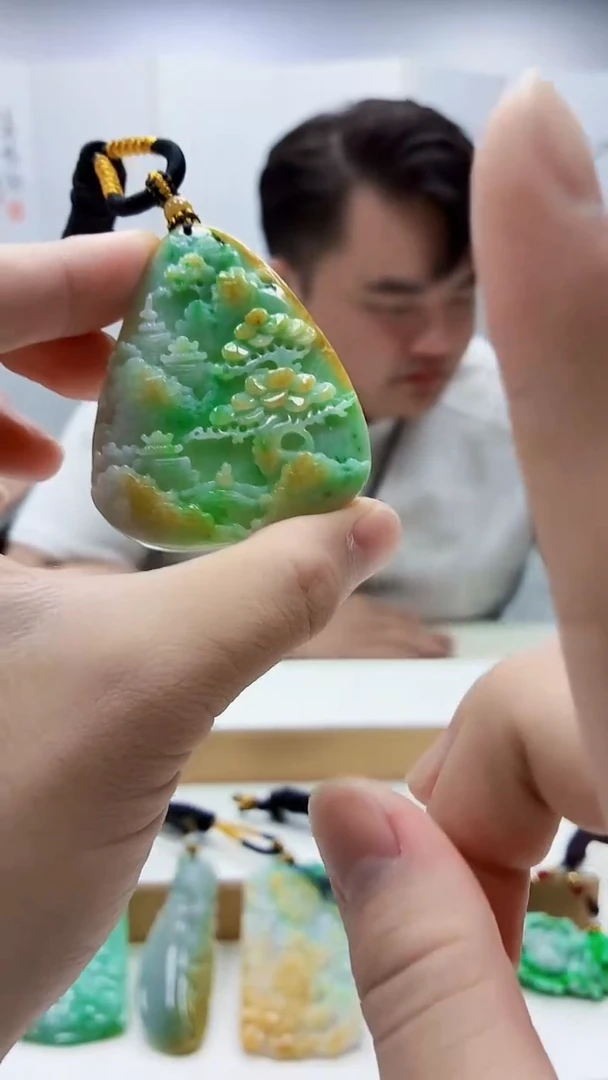 未镶嵌定制翡翠5060bb-毛货挂件9