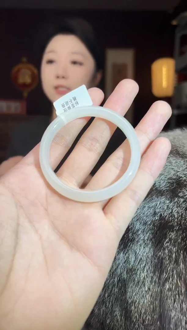 颈饰未镶嵌和田玉手镯  b3  52mm