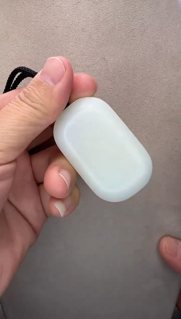 和田玉未镶嵌颈饰D