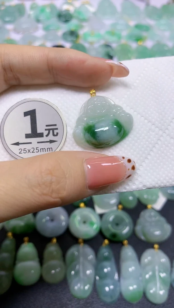 颈饰18K金镶嵌翡翠天然翡翠A货