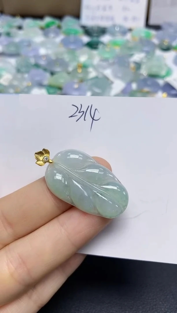 翡翠未镶嵌颈饰天然缅甸翡翠A货