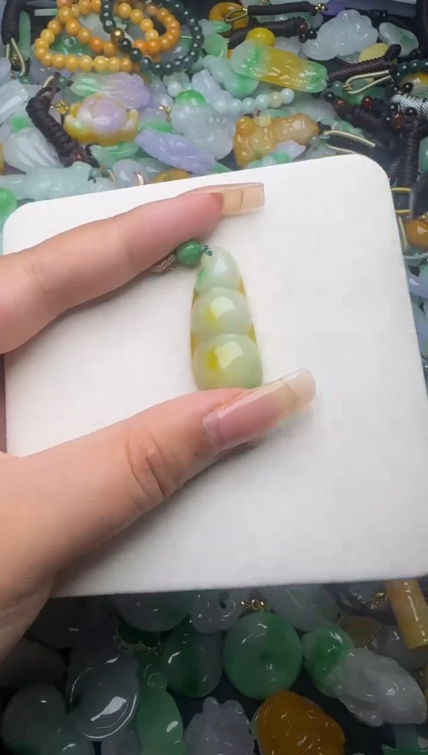 翡翠未镶嵌颈饰天然缅甸翡翠吊坠