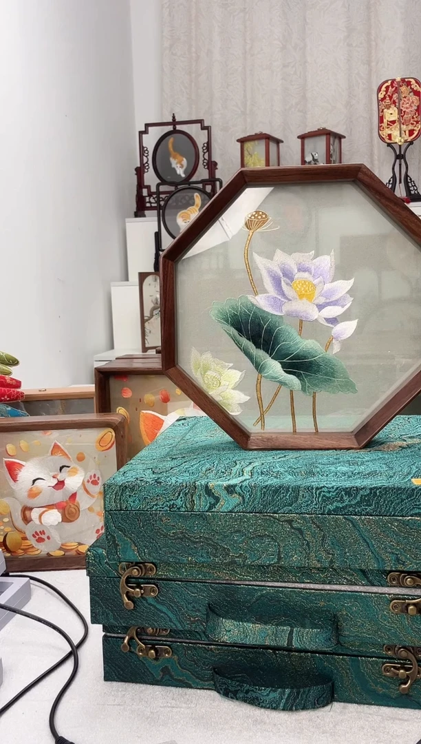 扇子苏绣作品手工摆台