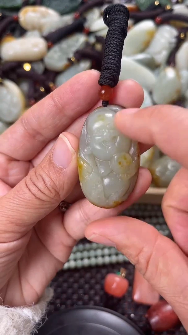 【闪购商品】和田玉颈饰未镶嵌多样性发货没有证书拍一发一有瑕