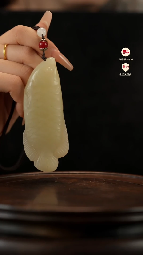云南石竹叶青雕刻：金龙鱼手把件挂件