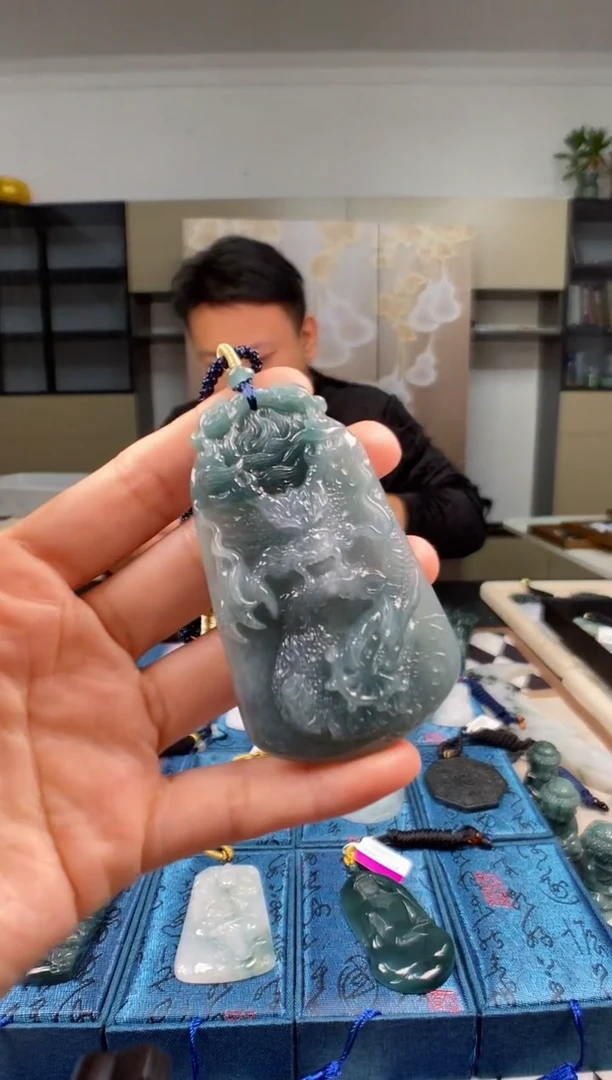 颈饰未镶嵌翡翠多样性发其一