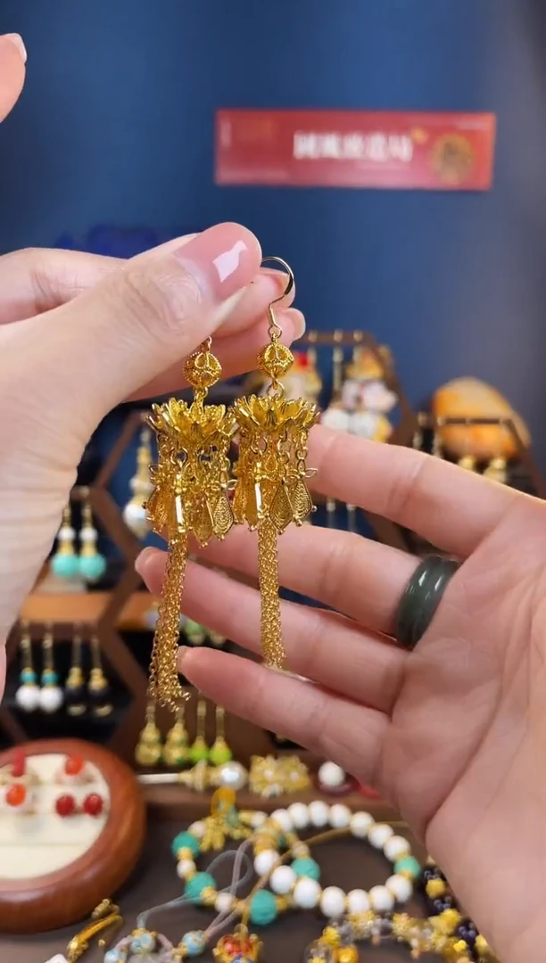 紫**辫，206号大小莲花珐琅耳钩