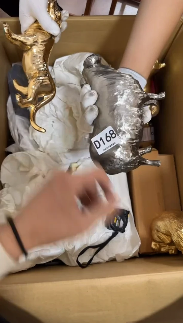 瓷片多****哥168 中古商品，谨慎购买
