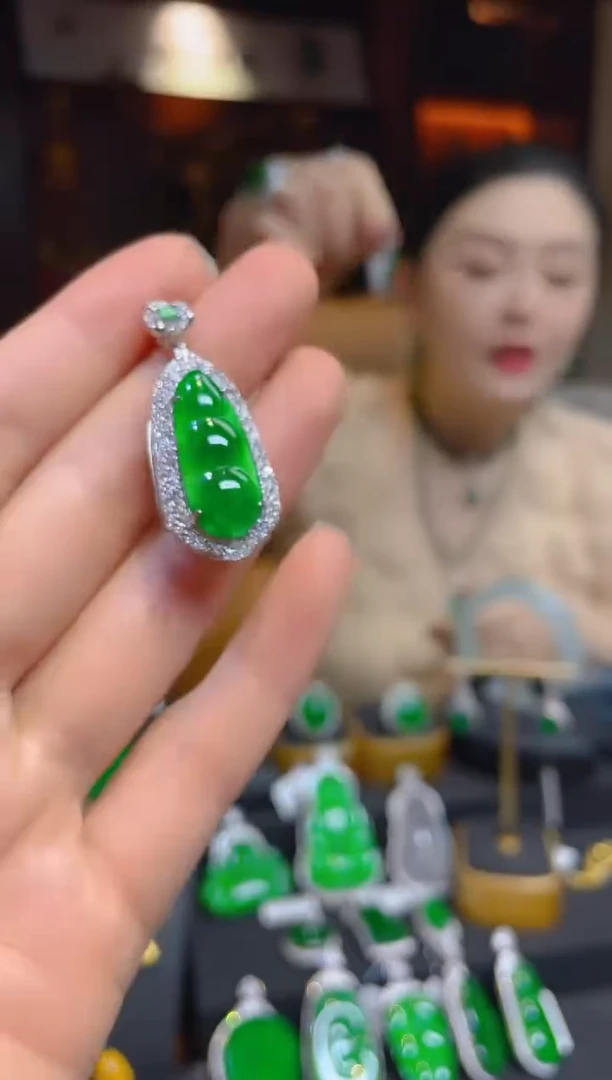 【闪购商品】翡翠颈饰银S925镶嵌110724-天然A货翡翠