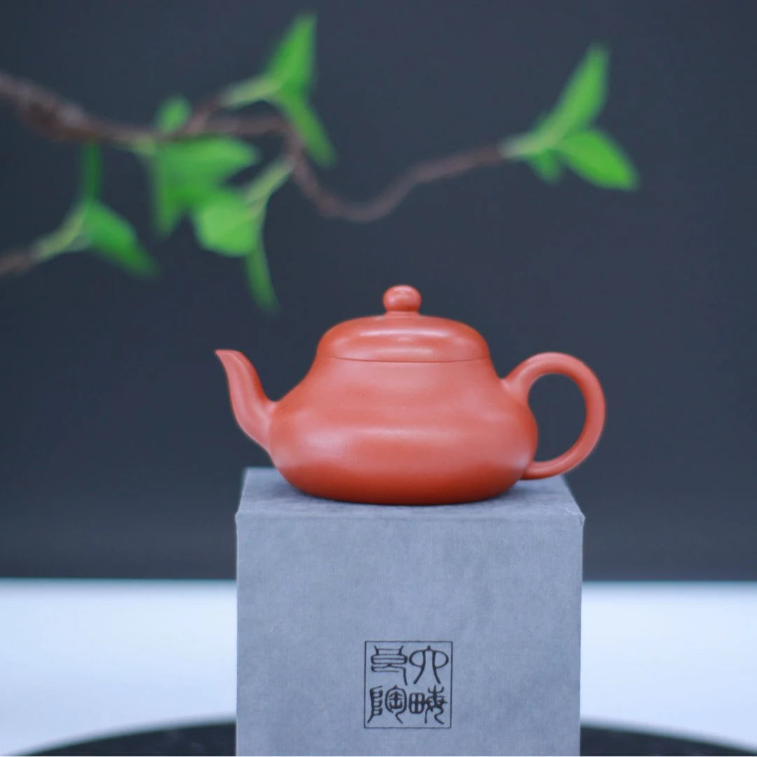 宜兴六亩良陶-【老朱泥~君德】精品半手工原矿紫砂壶130cc