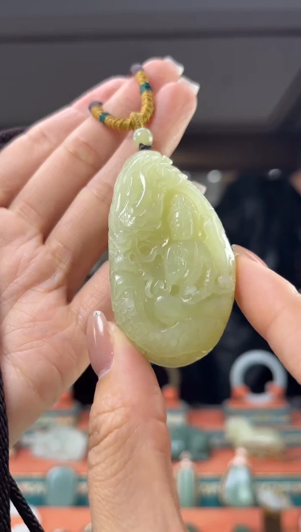 颈饰未镶嵌和田玉佩佩