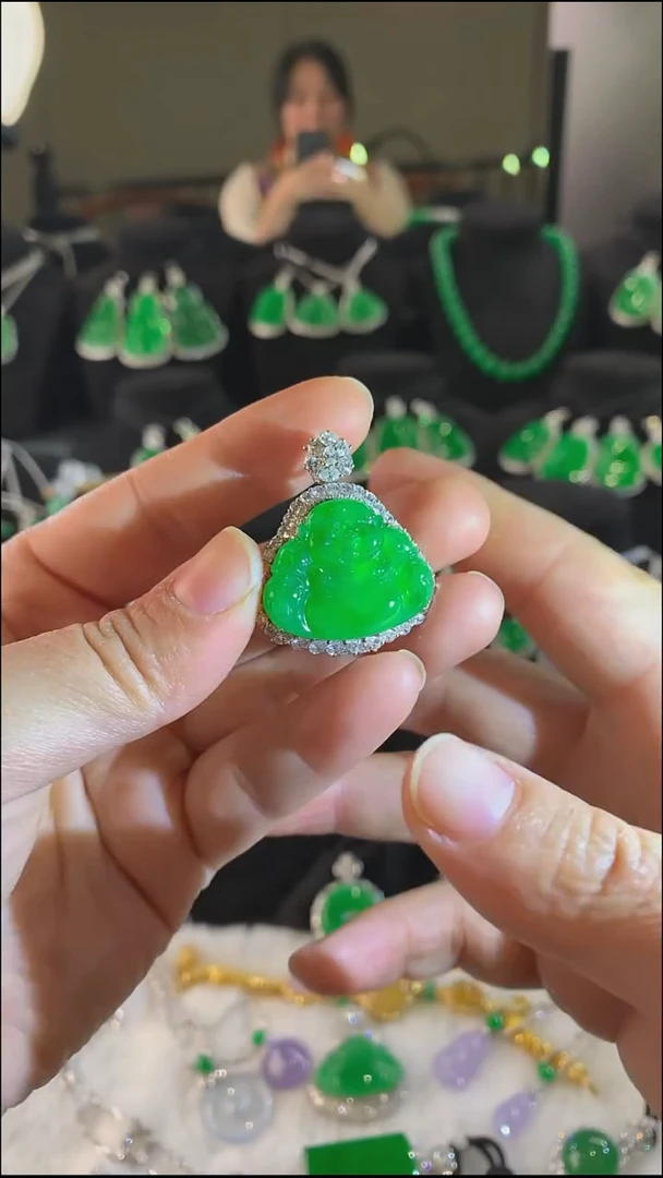 吊坠(不含链)18K金镶嵌翡翠吊坠