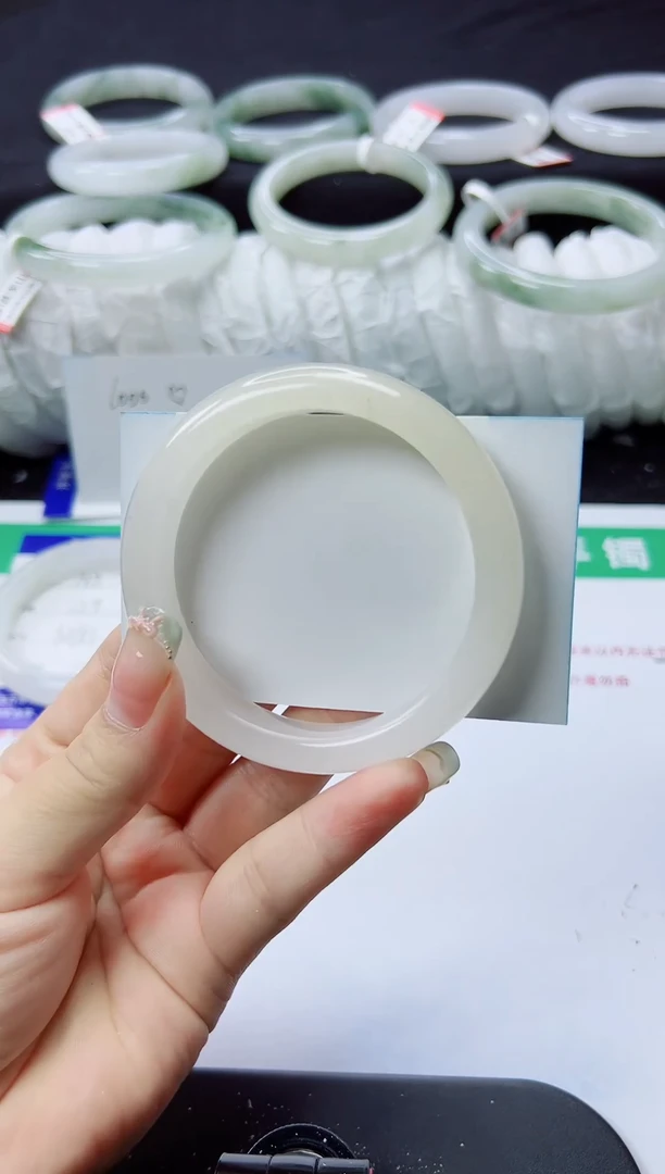 未镶嵌手镯石英质玉149-56/57