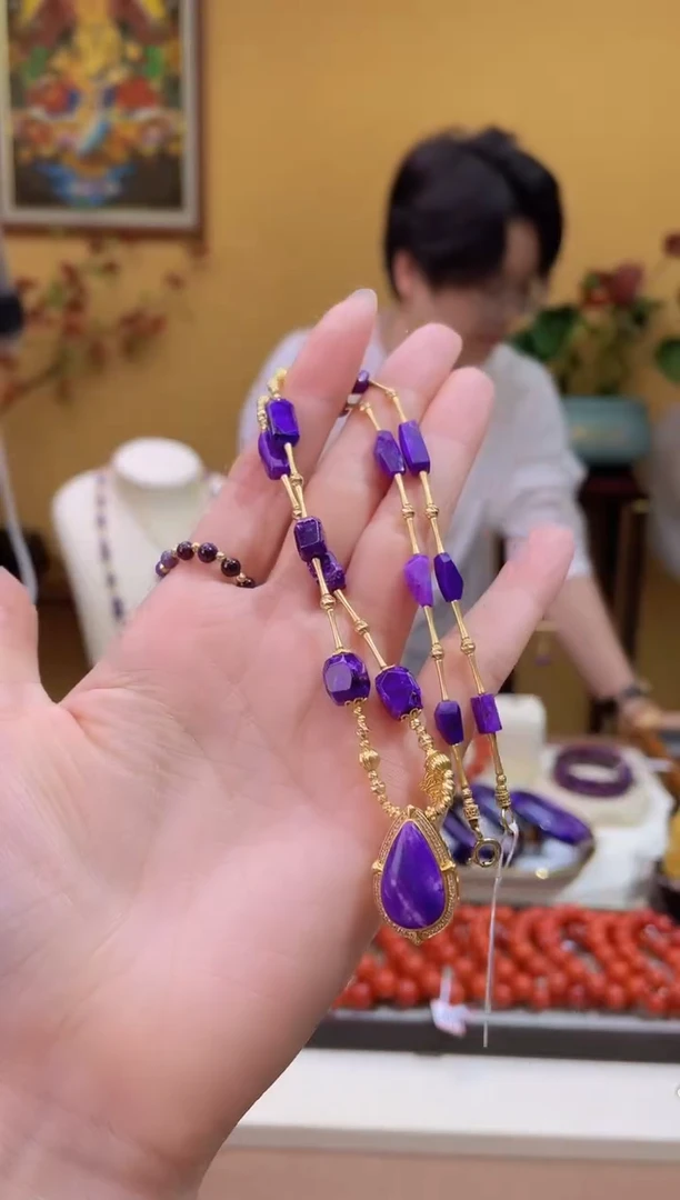 18K金镶嵌苏纪石（舒俱来）颈饰21@@RM50509015