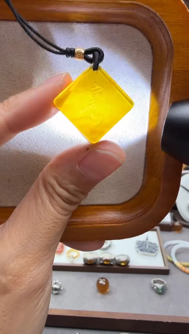 琥珀颈饰未镶嵌手机挂1