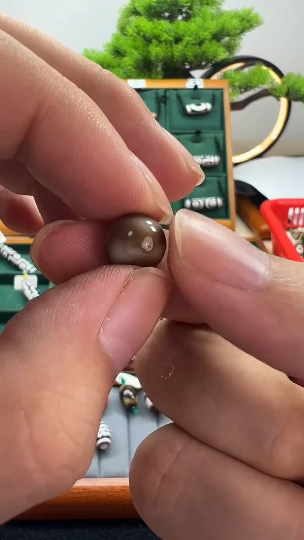 玛瑙/玉髓（覆膜）颈饰未镶嵌折*24.（微瑕）