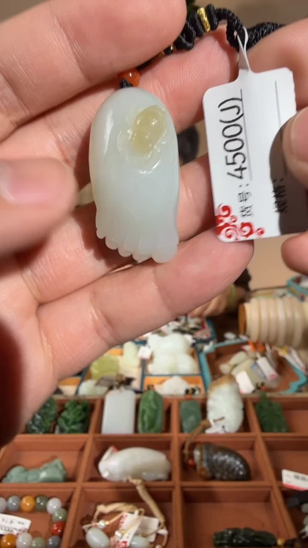 颈饰未镶嵌和田玉J