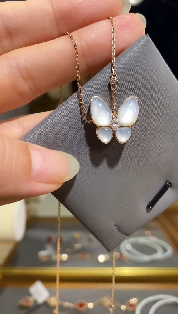 项链18K金镶嵌钻石项链