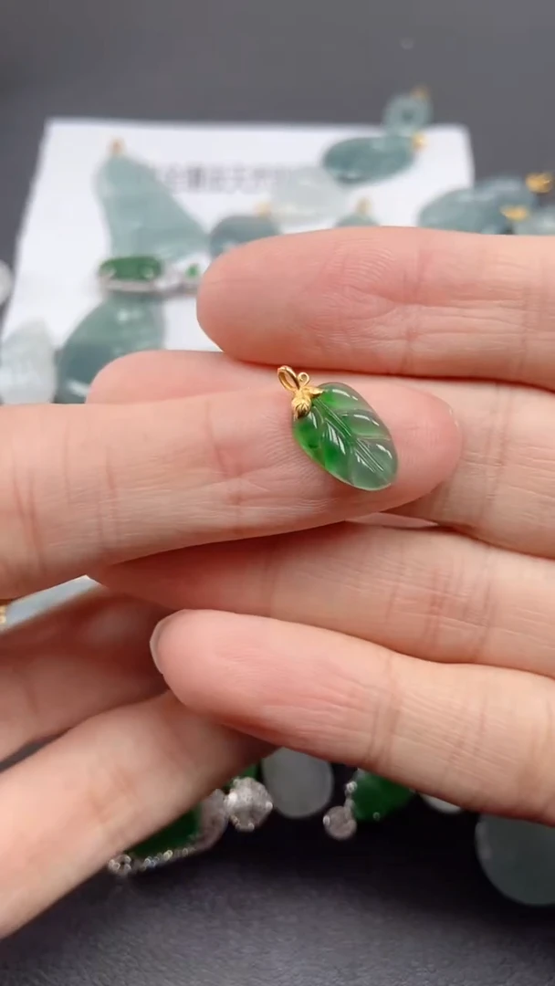 吊坠(不含链)18K金镶嵌翡翠吊坠