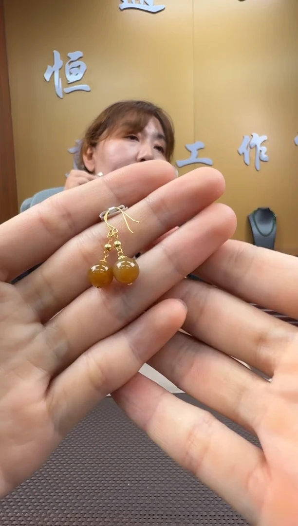 和田玉18K金镶嵌颈饰耳饰一对