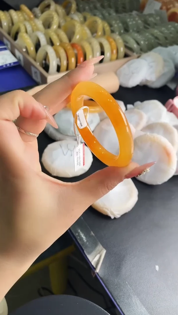 未镶嵌手镯石英质玉暖****！z84-HHB53+