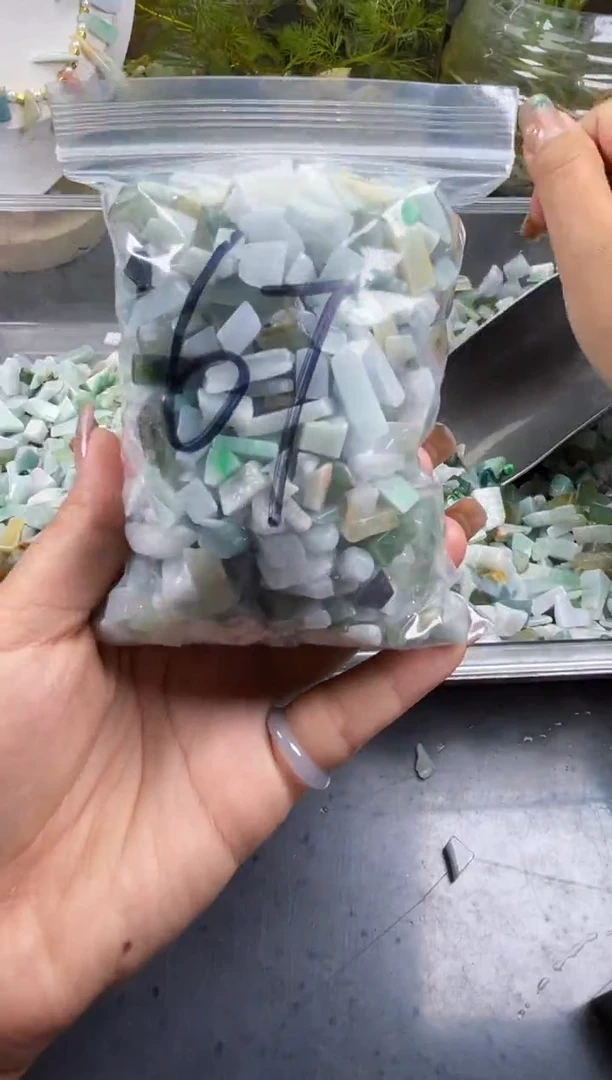 配石翡翠天然翡翠迷你500克67