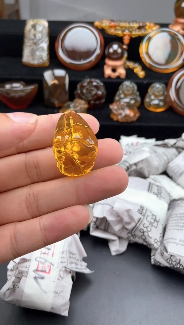 未镶嵌颈饰琥珀金蓝珀莲蓬吊坠