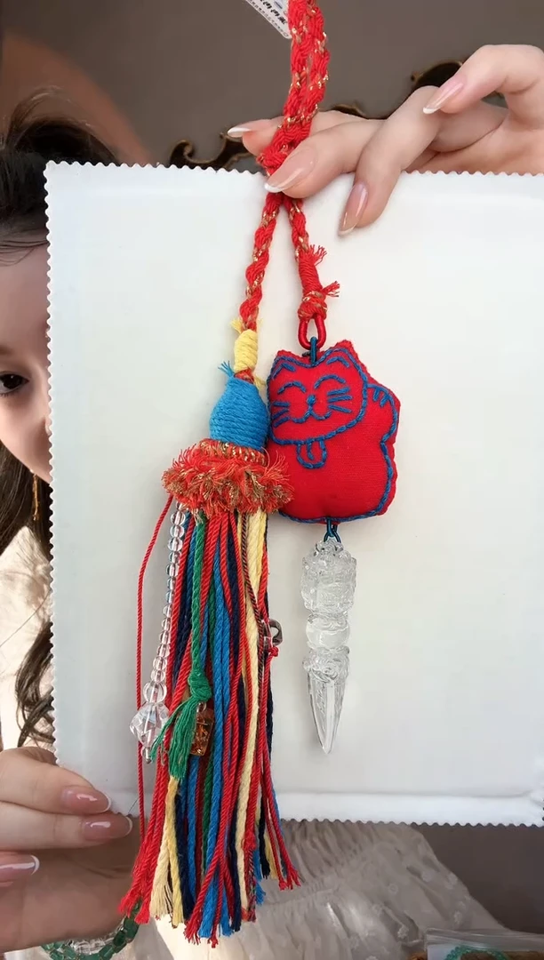 【闪购商品】水晶车挂未镶嵌4白水晶金刚杵招财猫