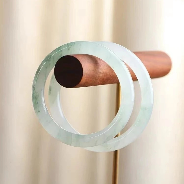 天然石英质玉石冰飘花手镯