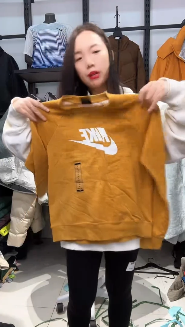 2540   编码  瑕疵直播间过款为准 尺码  ·  M