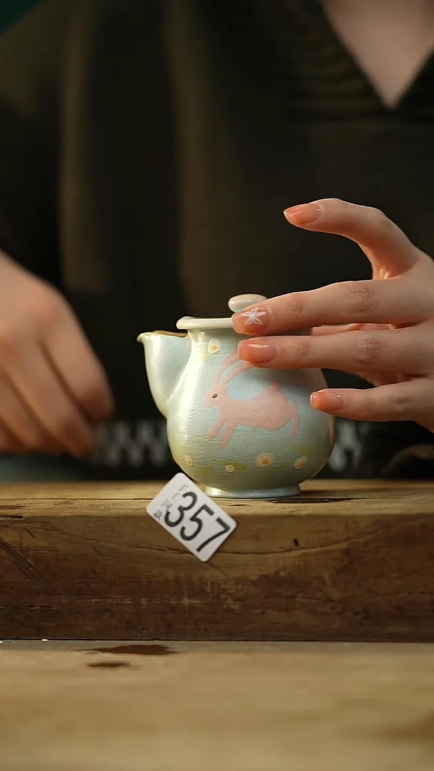 【闪购商品】瓷片新品 兔子宝瓶  /设计师 牧渔 款