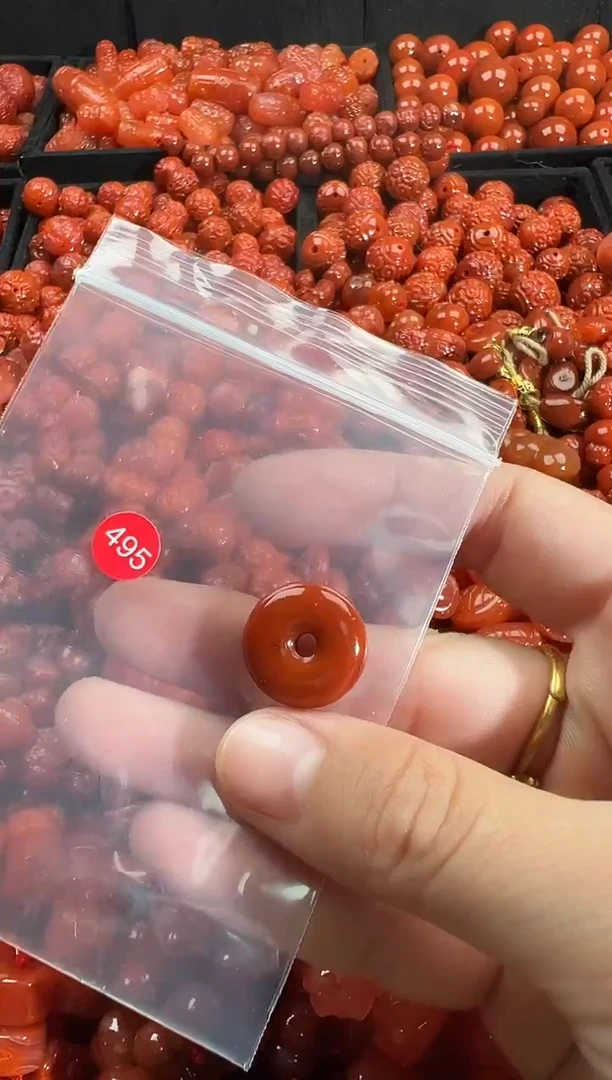 颈饰未镶嵌南红玛瑙1