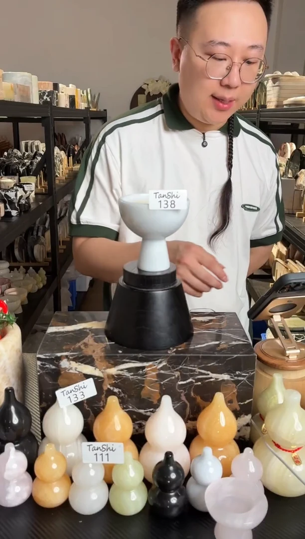 石材138蓝水晶手捧花已灌香