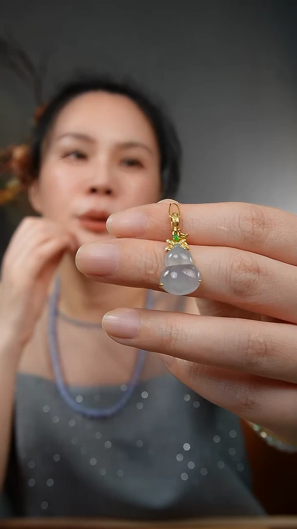 颈饰18K金镶嵌翡翠天然缅甸翡翠吊坠