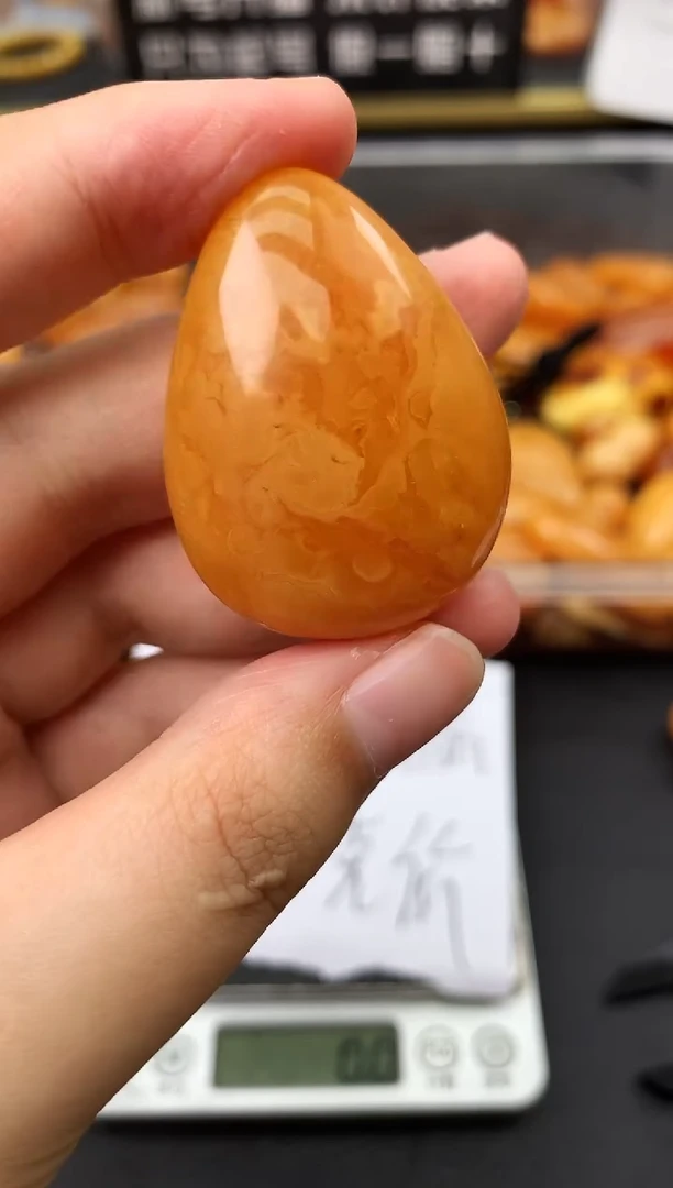蜜蜡未镶嵌珠宝奇石186
