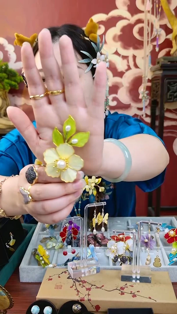 刺绣非遗纯手工绒花小边夹