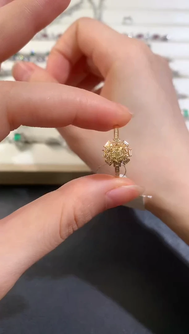 戒指18K金镶嵌钻石D32|2180