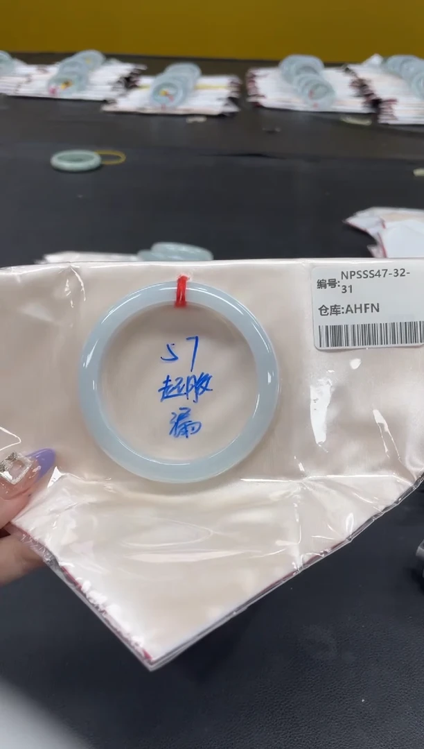 未镶嵌手镯翡翠翡翠手镯