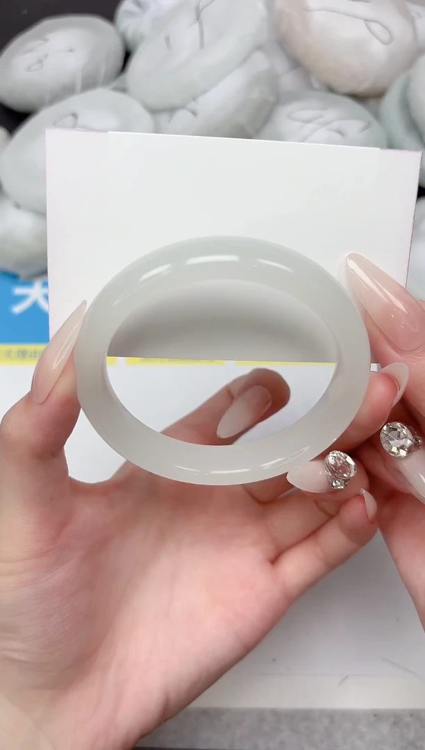 未镶嵌手镯石英质玉26-58.2